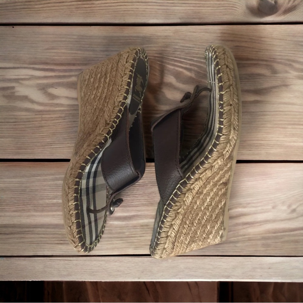 Burberry: Nova Check Leather Espadrille Wedge Sandals ๐๐ฌ๐ง - Picture 2 of 6